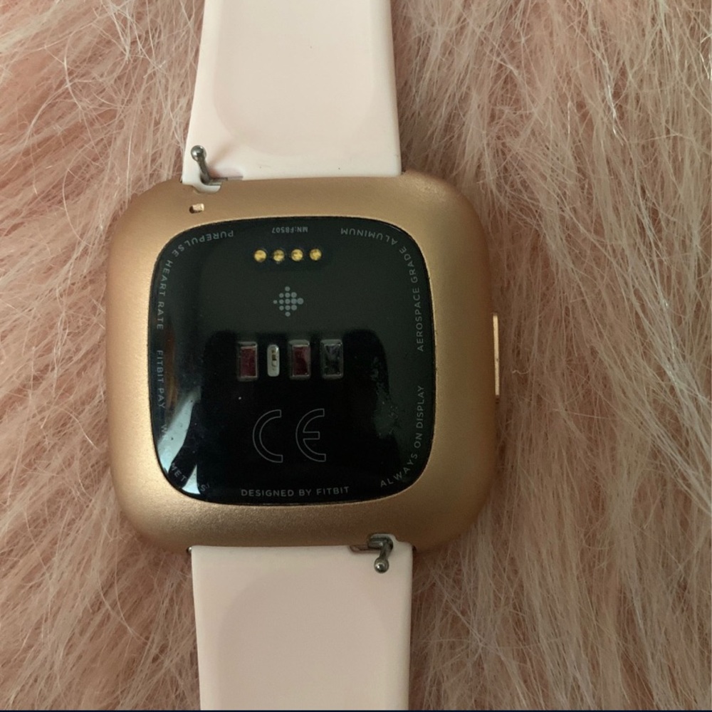 Fitbit versa 2 - Picture 3 of 6
